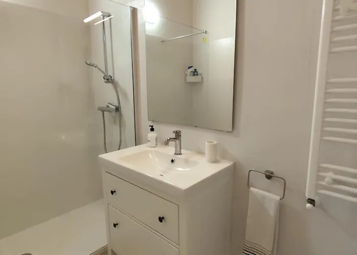 Casa En El Centro Historico De בית נופש קסטרו אורדיאלס